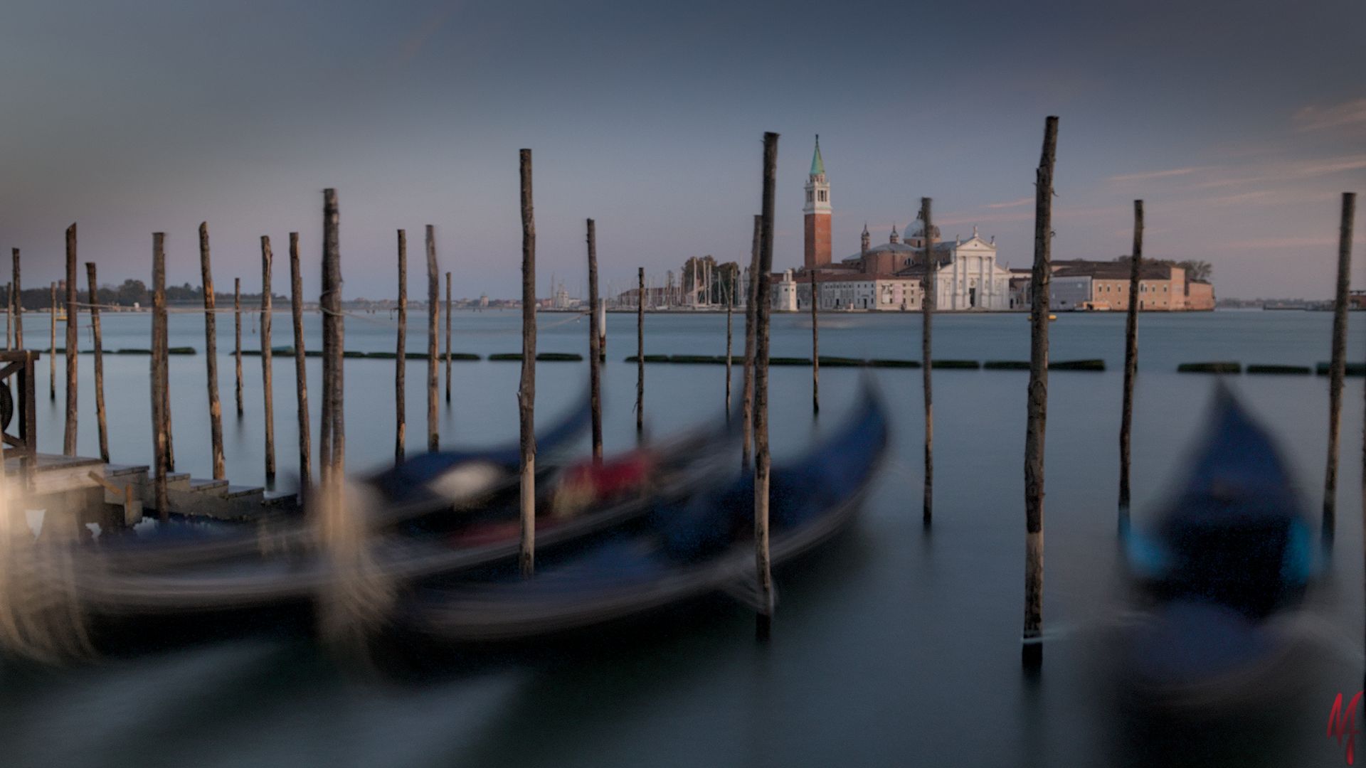 Gondeln vor der San Giorgio Maggiore Kirche