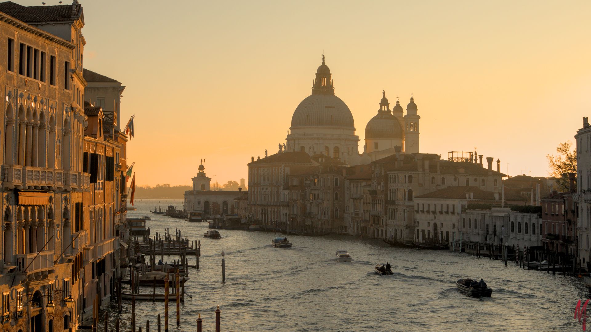 Sonnenaufgang über der Santa Maria Basilica